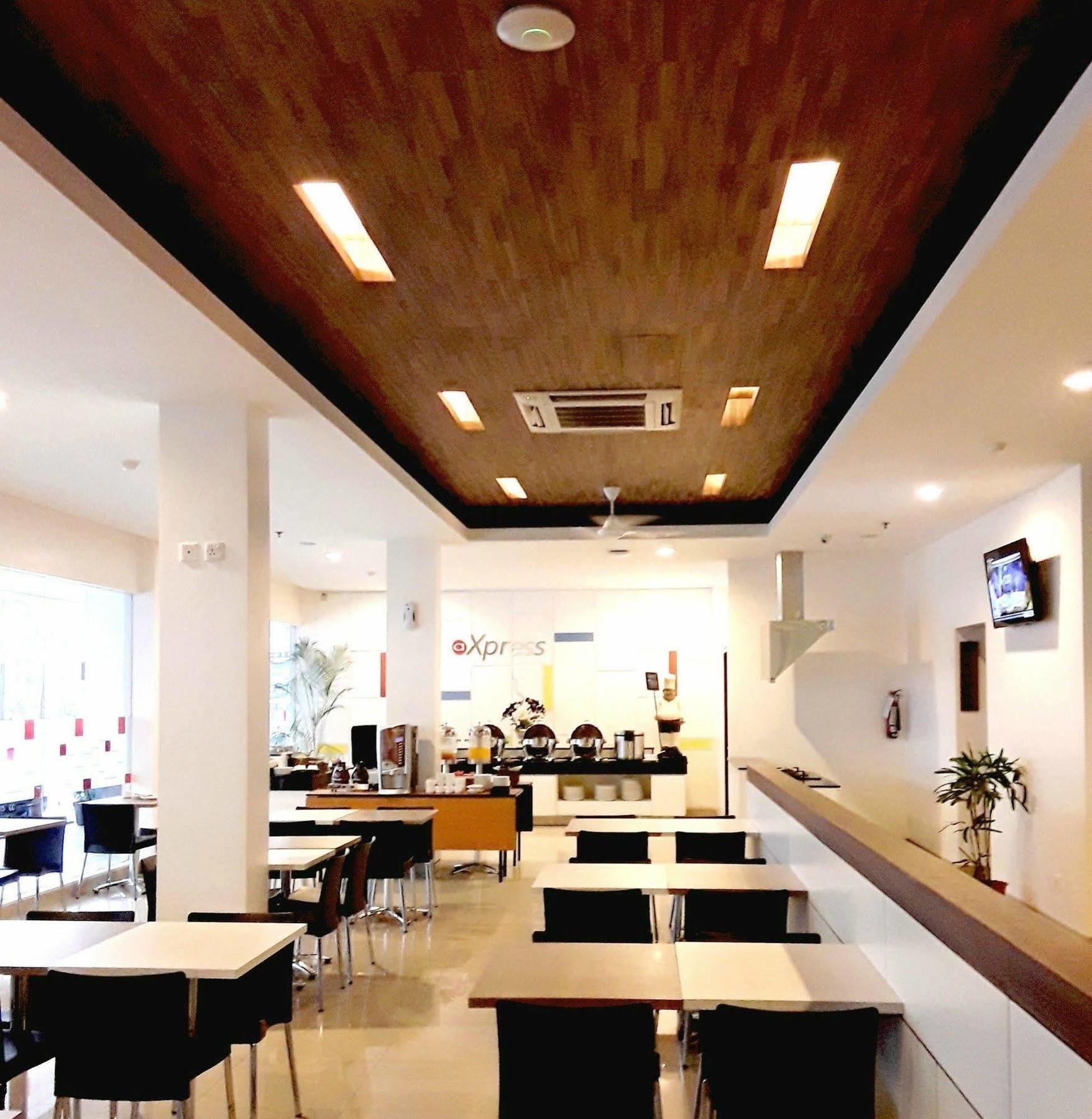 Amaris Hotel Nagoya Hill - Batam Extérieur photo